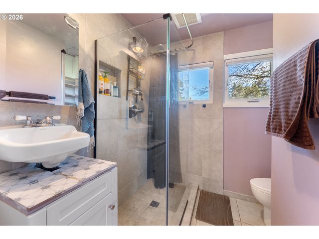 7834 N WABASH Ave, Portland, OR 97217