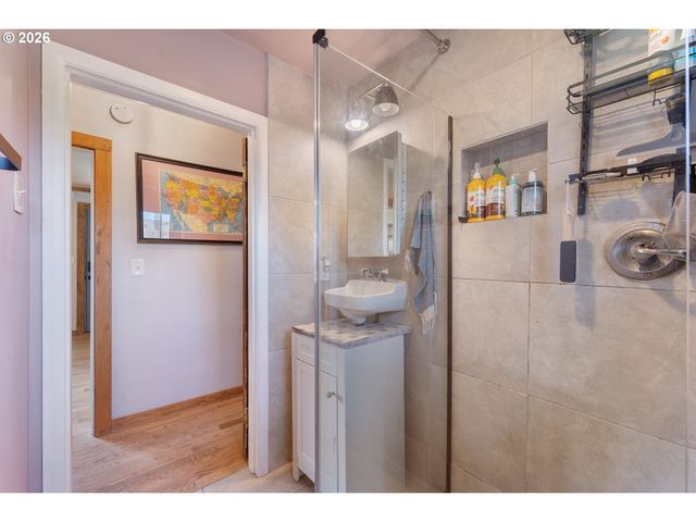 7834 N WABASH Ave, Portland, OR 97217