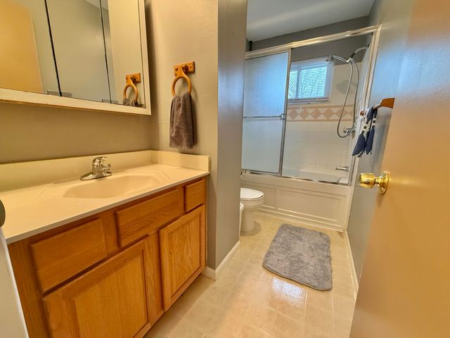 32065 Lakepoint Street, Chesterfield Twp, MI 48047