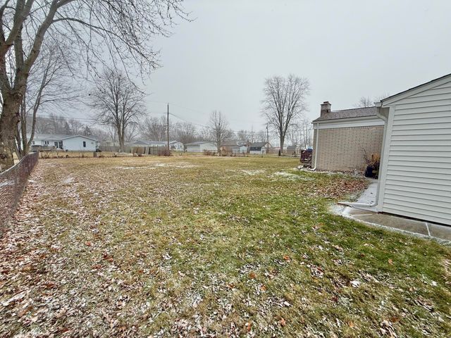 32065 Lakepoint Street, Chesterfield Twp, MI 48047
