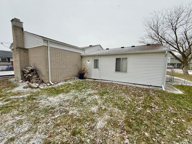 32065 Lakepoint Street, Chesterfield Twp, MI 48047