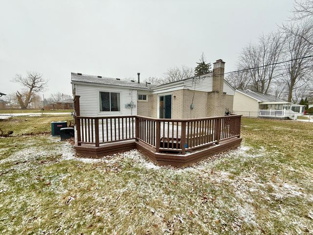 32065 Lakepoint Street, Chesterfield Twp, MI 48047