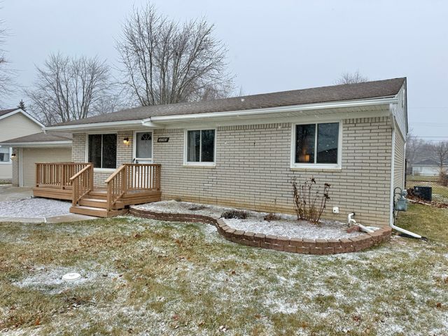 32065 Lakepoint Street, Chesterfield Twp, MI 48047