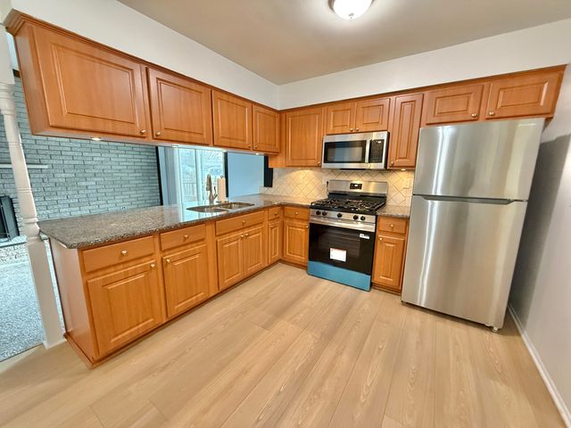 32065 Lakepoint Street, Chesterfield Twp, MI 48047