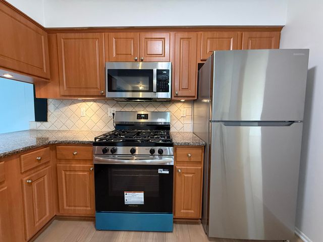 32065 Lakepoint Street, Chesterfield Twp, MI 48047