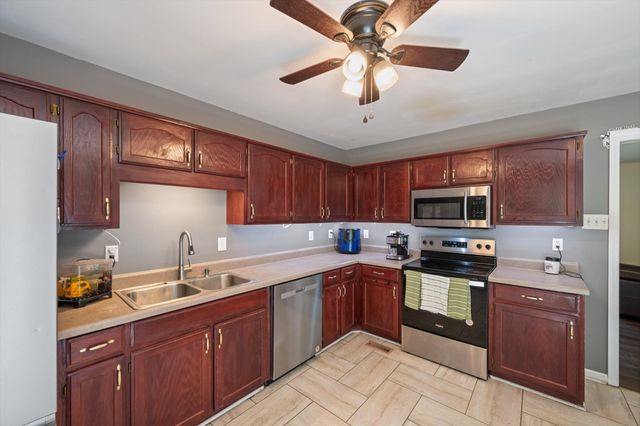 132 Ben Dr, Springfield, TN 37172