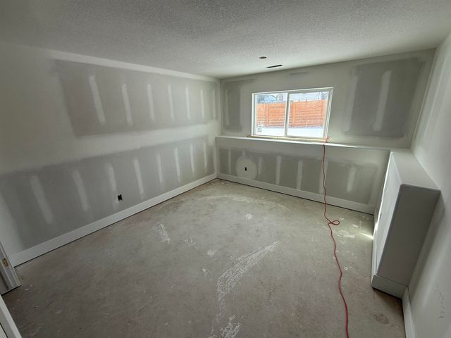 106 E Poplar Ct, Goddard, KS 67052