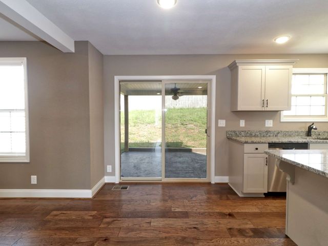 835 Crestone Ln, Clarksville, TN 37042