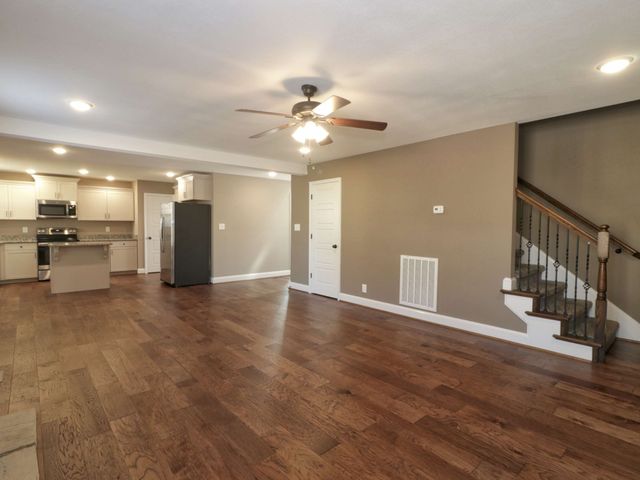 835 Crestone Ln, Clarksville, TN 37042