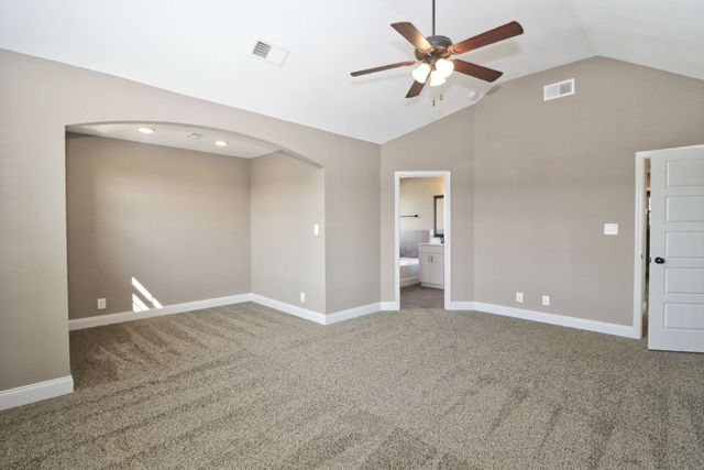 835 Crestone Ln, Clarksville, TN 37042