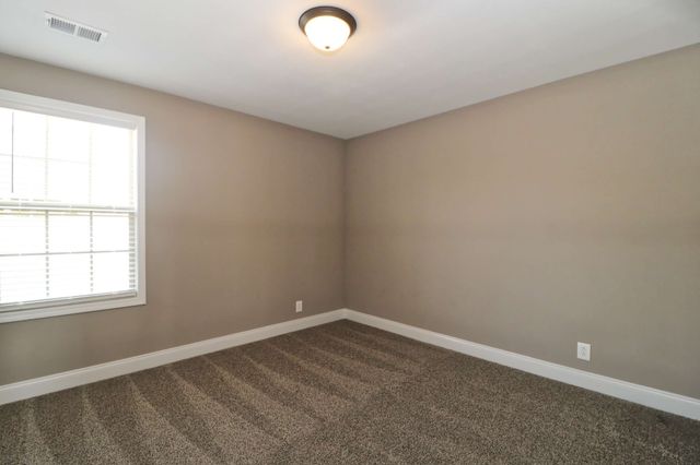 835 Crestone Ln, Clarksville, TN 37042