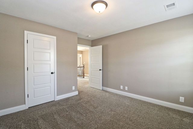 835 Crestone Ln, Clarksville, TN 37042