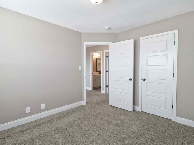 835 Crestone Ln, Clarksville, TN 37042
