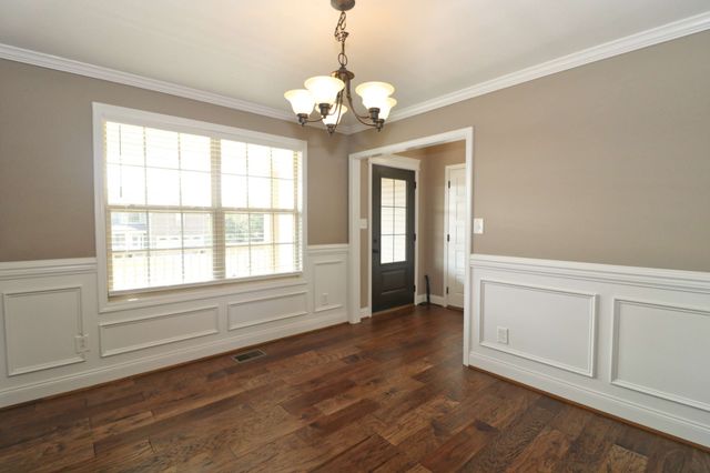 835 Crestone Ln, Clarksville, TN 37042