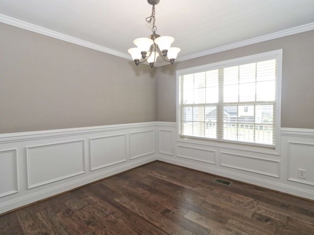 835 Crestone Ln, Clarksville, TN 37042