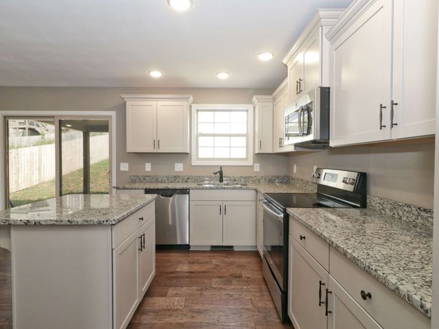 835 Crestone Ln, Clarksville, TN 37042