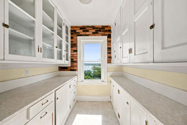28 Roosevelt Ave, Hull, MA 02045