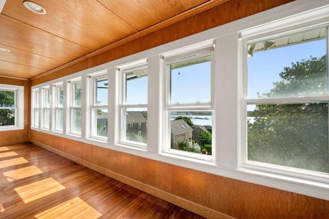 28 Roosevelt Ave, Hull, MA 02045