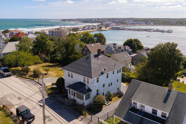 28 Roosevelt Ave, Hull, MA 02045