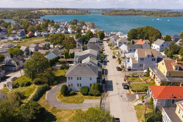 28 Roosevelt Ave, Hull, MA 02045