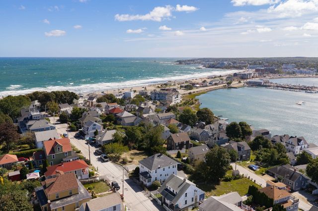 28 Roosevelt Ave, Hull, MA 02045