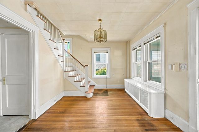 28 Roosevelt Ave, Hull, MA 02045