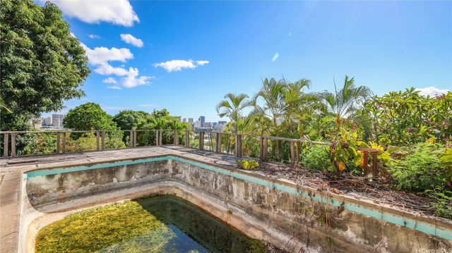 2026 Ahualani Place A, Honolulu, HI 96822