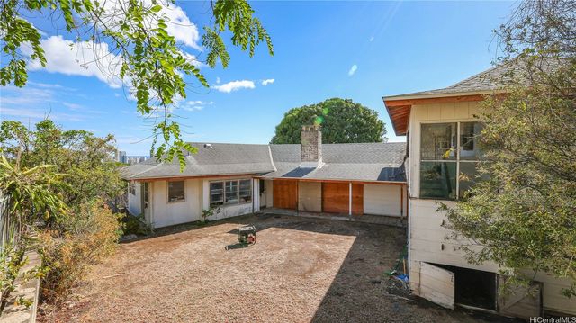 2026 Ahualani Place A, Honolulu, HI 96822