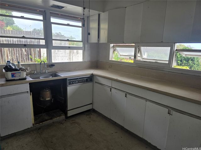 2026 Ahualani Place A, Honolulu, HI 96822