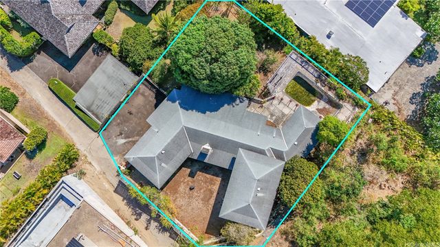 2026 Ahualani Place A, Honolulu, HI 96822