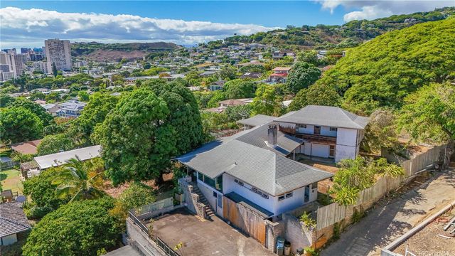 2026 Ahualani Place A, Honolulu, HI 96822