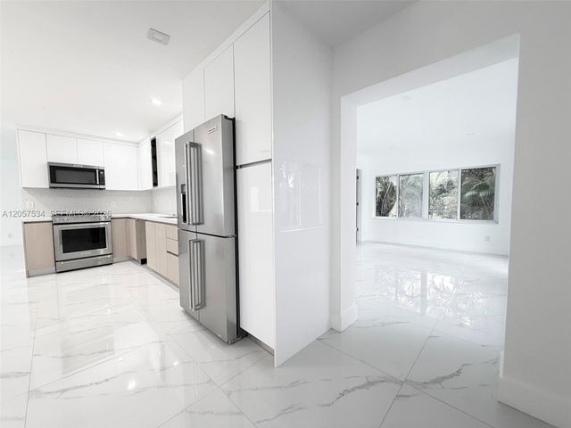 2210 NW 93rd Ave, Pembroke Pines, FL 33024