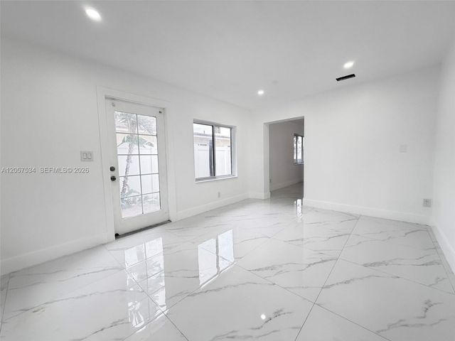 2210 NW 93rd Ave, Pembroke Pines, FL 33024