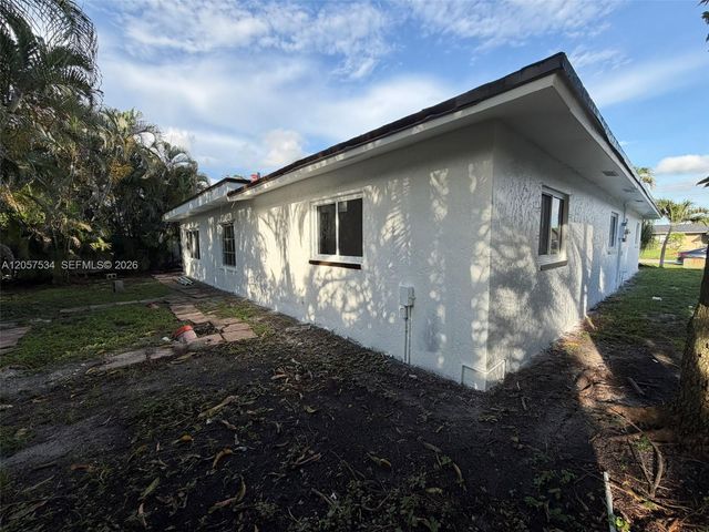 2210 NW 93rd Ave, Pembroke Pines, FL 33024