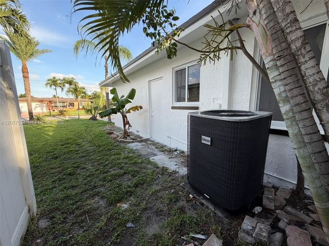 2210 NW 93rd Ave, Pembroke Pines, FL 33024