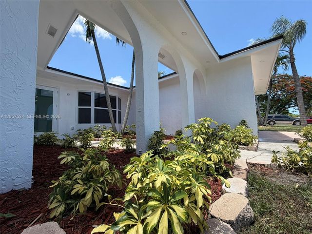 2210 NW 93rd Ave, Pembroke Pines, FL 33024