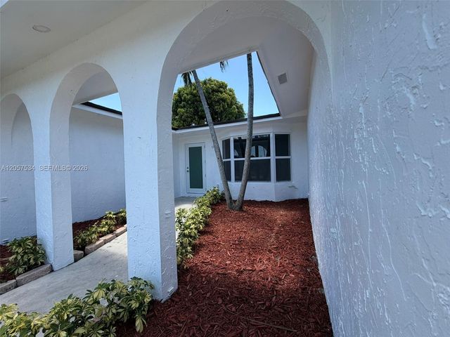 2210 NW 93rd Ave, Pembroke Pines, FL 33024