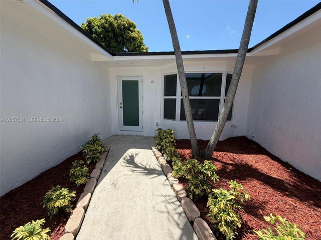2210 NW 93rd Ave, Pembroke Pines, FL 33024