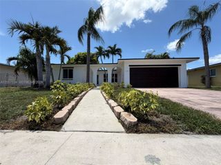2210 NW 93rd Ave, Pembroke Pines, FL 33024