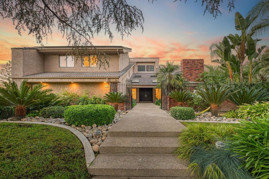 Image 1 of property listing at 2788 W Bluff Avenue, Fresno, CA 93711