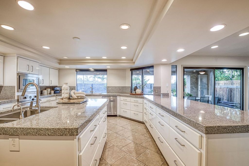 Image 19 of property listing at 2788 W Bluff Avenue, Fresno, CA 93711