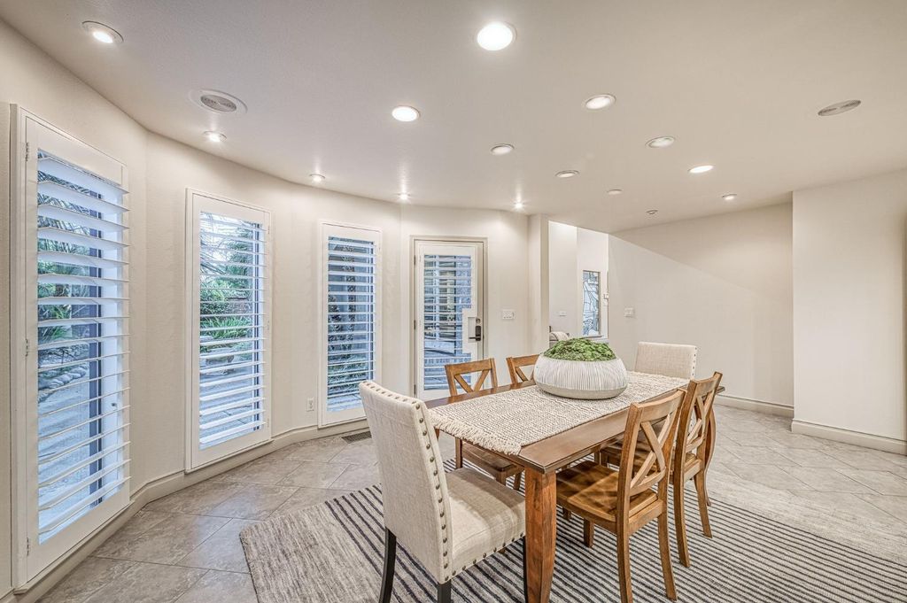 Image 24 of property listing at 2788 W Bluff Avenue, Fresno, CA 93711
