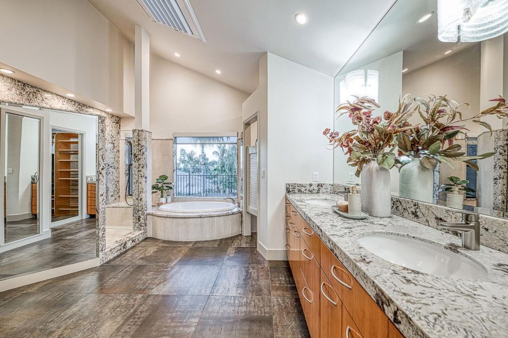 Image 36 of property listing at 2788 W Bluff Avenue, Fresno, CA 93711
