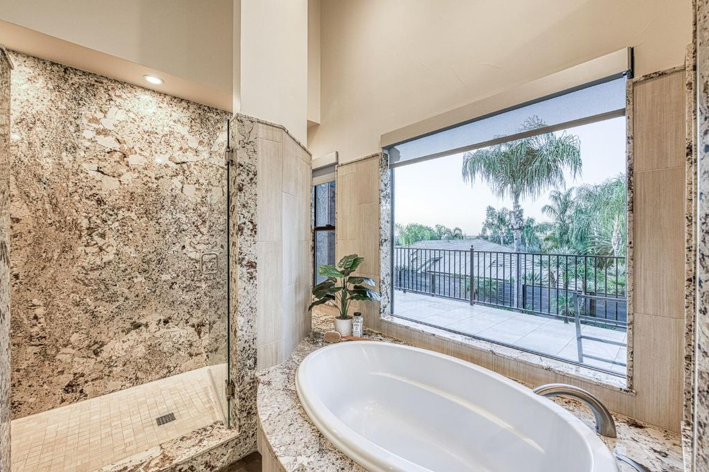 Image 37 of property listing at 2788 W Bluff Avenue, Fresno, CA 93711