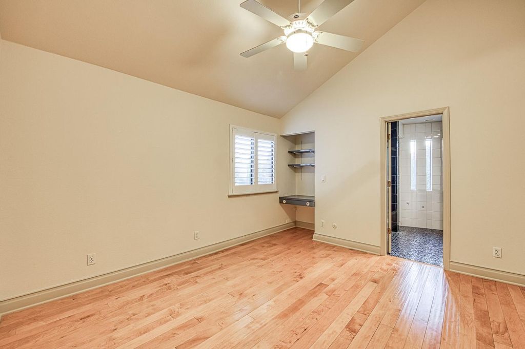 Image 40 of property listing at 2788 W Bluff Avenue, Fresno, CA 93711