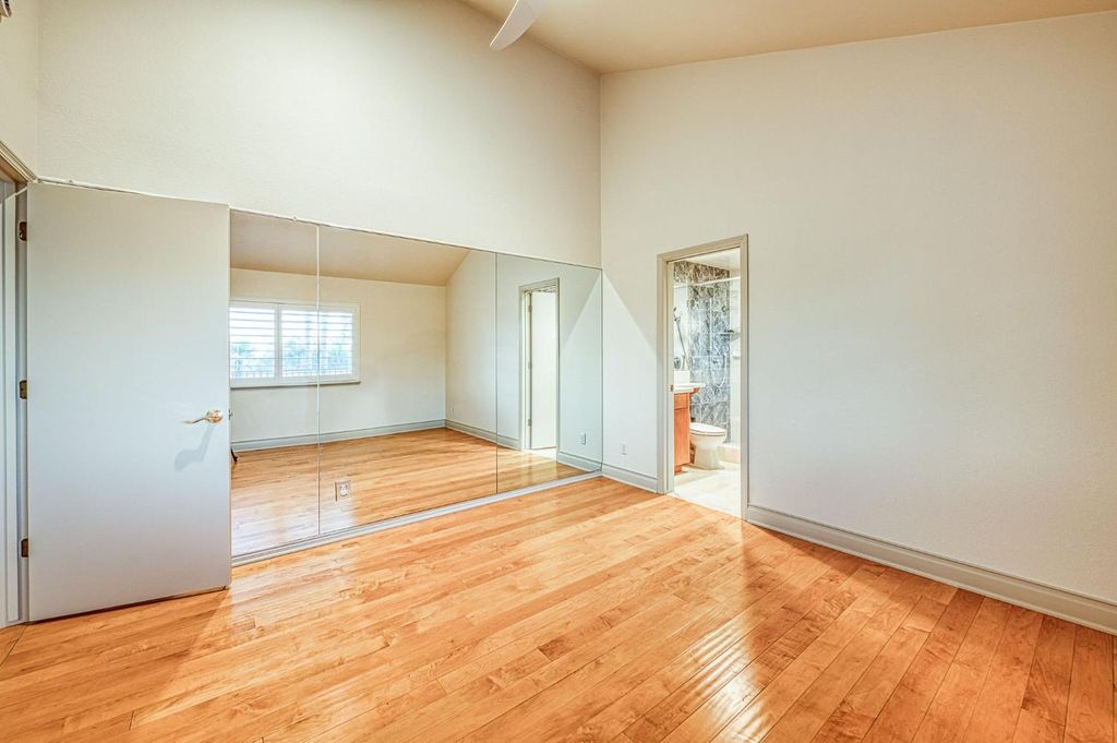 Image 42 of property listing at 2788 W Bluff Avenue, Fresno, CA 93711