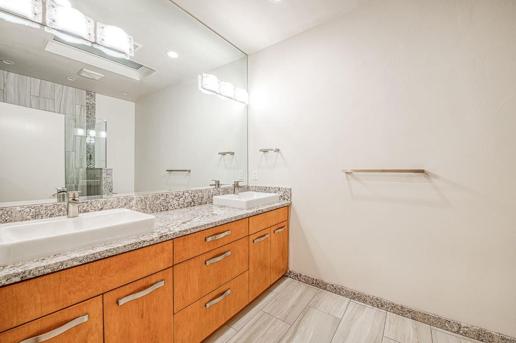 Image 48 of property listing at 2788 W Bluff Avenue, Fresno, CA 93711