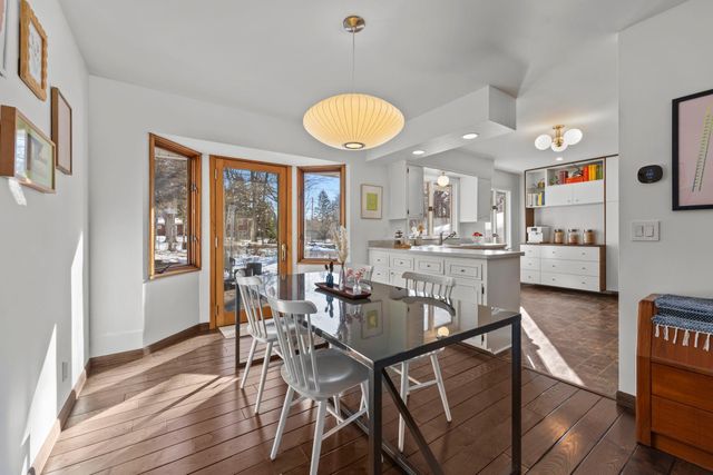 3080 Oxford Street N, Roseville, MN 55113