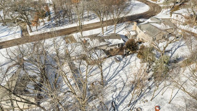 3080 Oxford Street N, Roseville, MN 55113