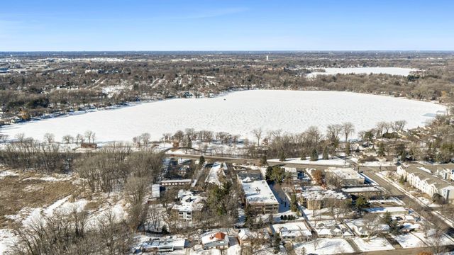 3080 Oxford Street N, Roseville, MN 55113